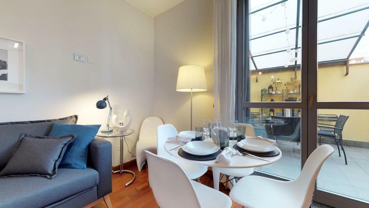 Design Apartment Near Duomo Square Milano Eksteriør billede